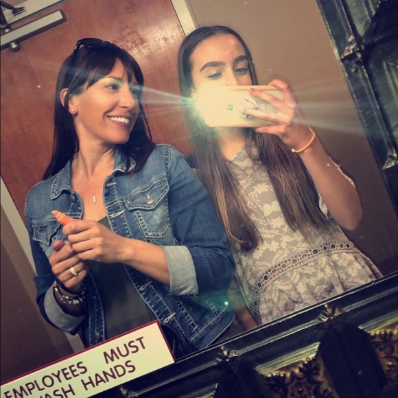 Meet your Posher, Melanie - Picture 2 of 2